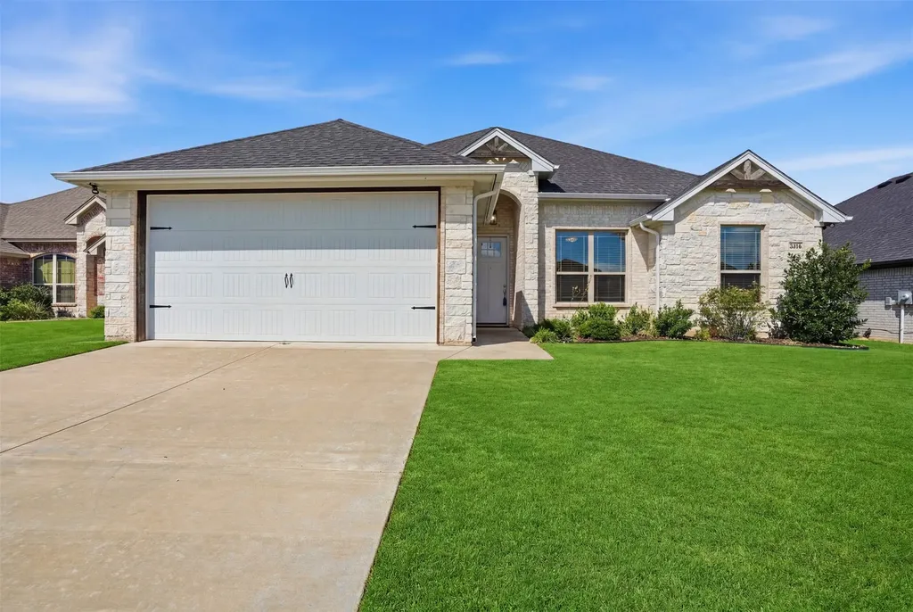 3316 Windcrest Drive Granbury TX 76049