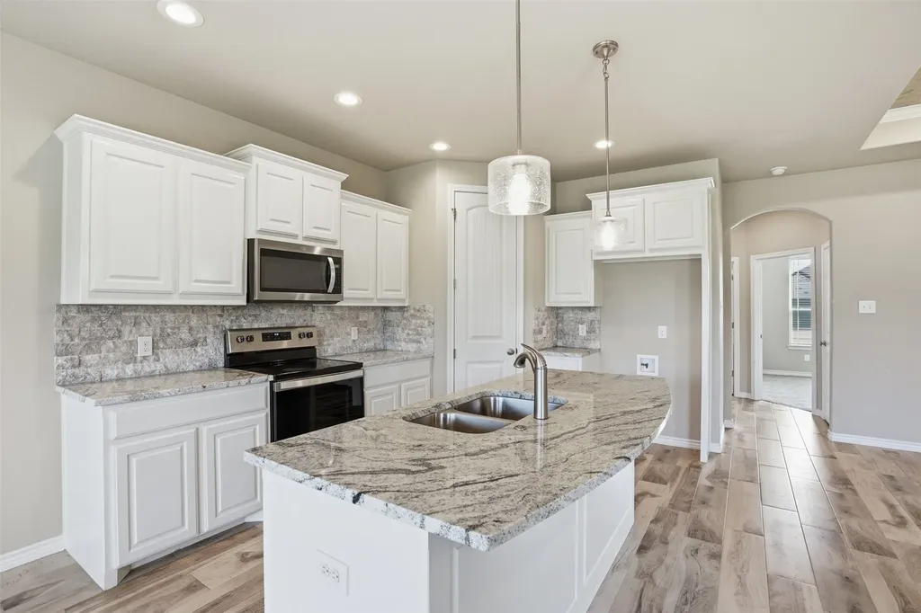 3316 Windcrest Drive Granbury TX 76049