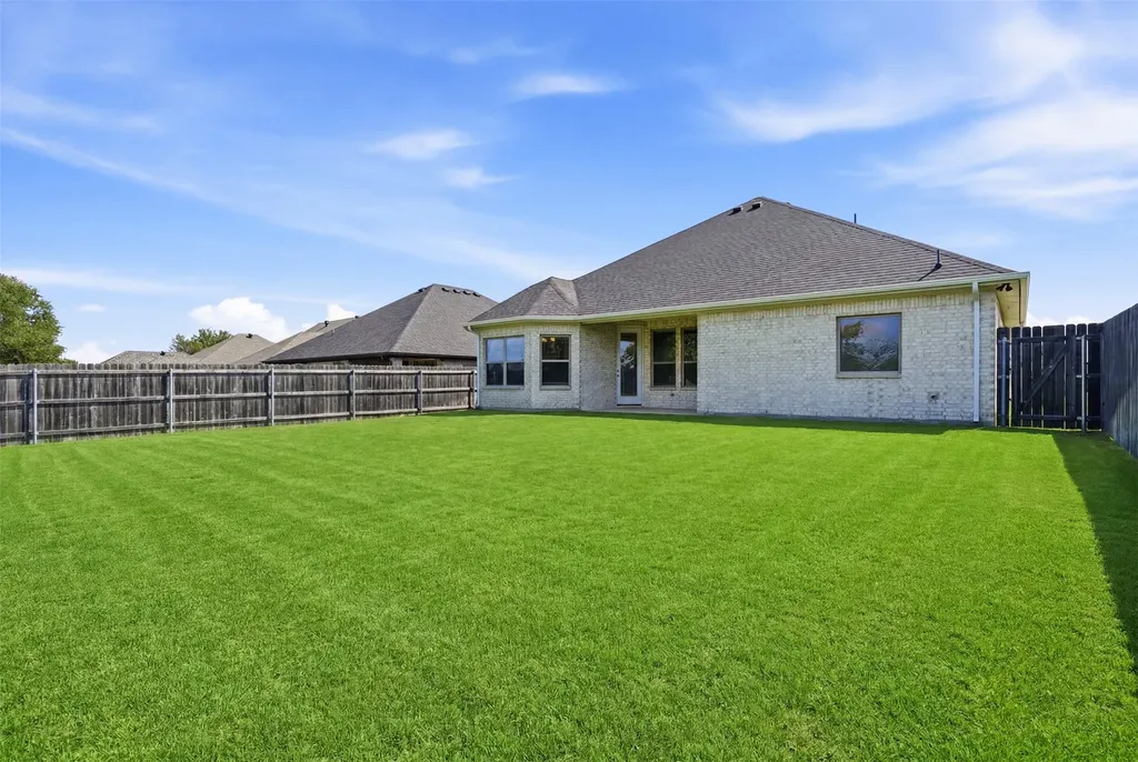 3316 Windcrest Drive Granbury TX 76049