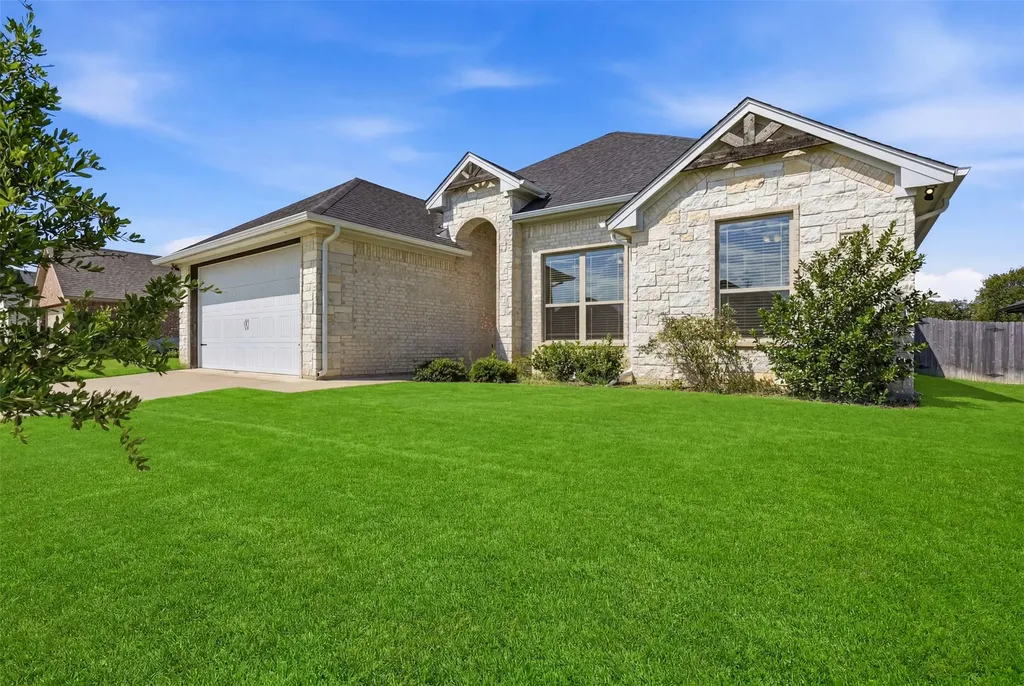 3316 Windcrest Drive Granbury TX 76049