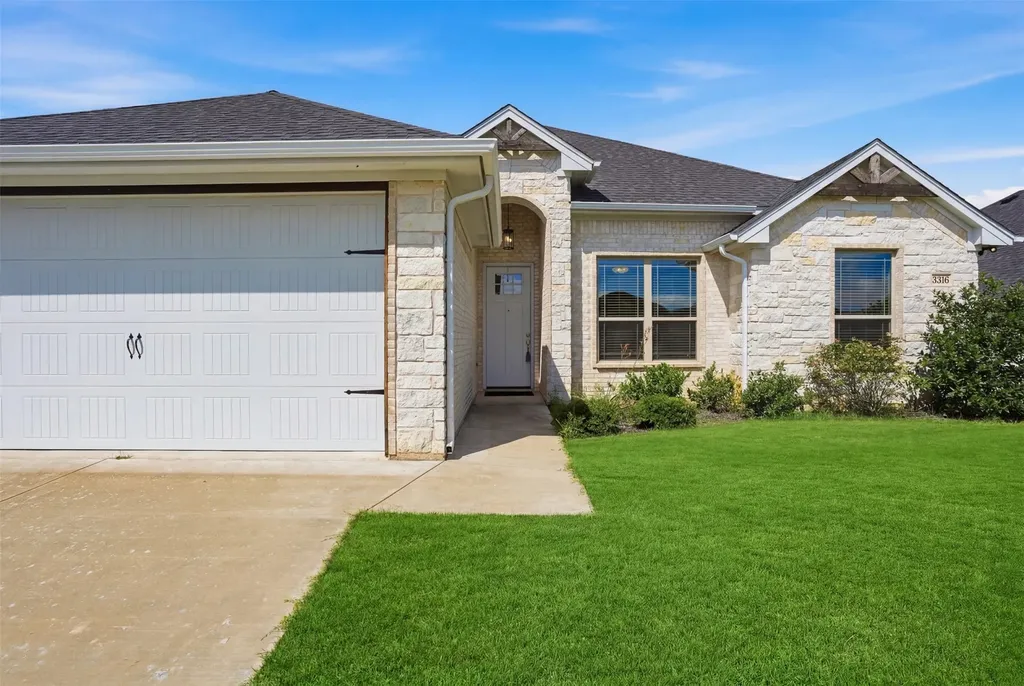 3316 Windcrest Drive Granbury TX 76049