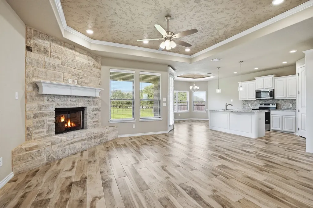 3316 Windcrest Drive Granbury TX 76049