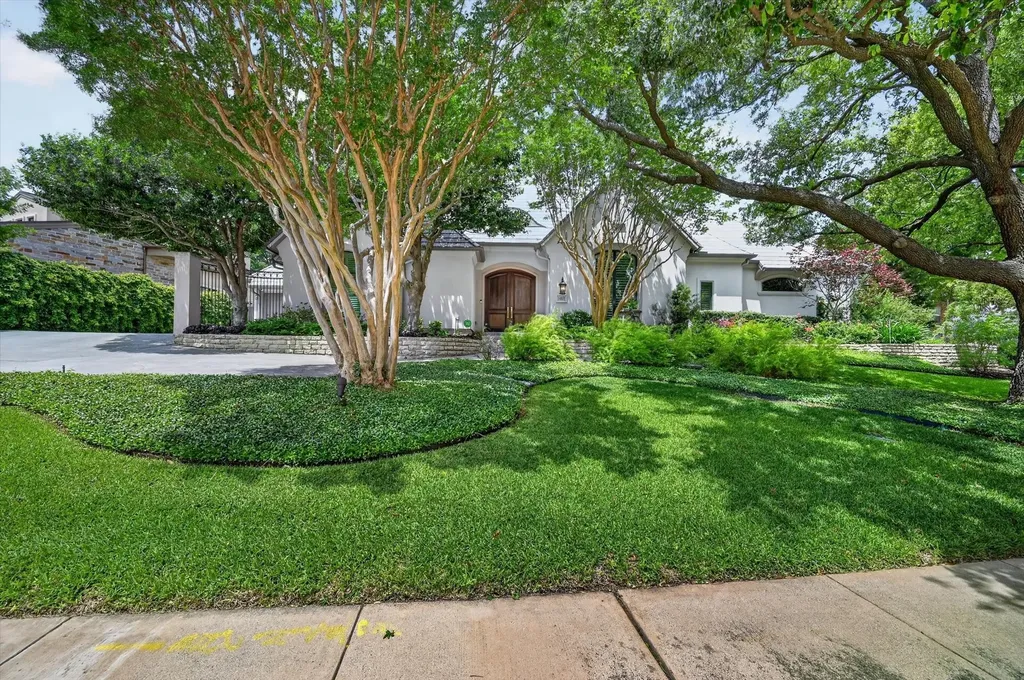 Addison TX, 14819 Bellbrook Drive