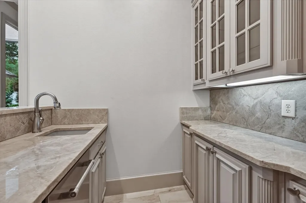 14819 Bellbrook Drive Addison TX 75254