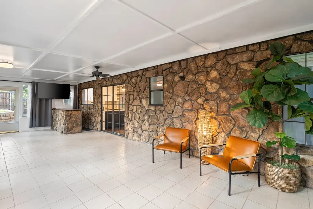 180 N Woodland Trail Double Oak TX 75077
