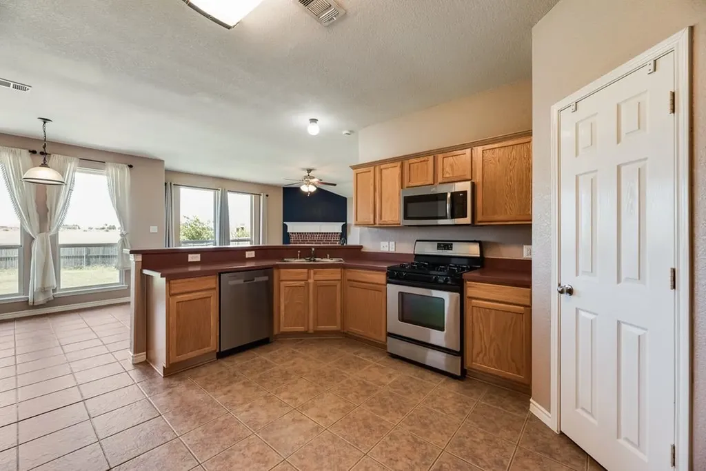 2200 Fieldcrest Drive Rockwall TX 75032