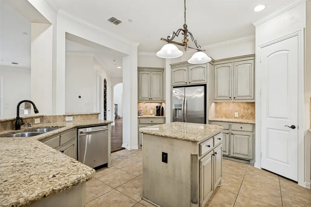 671 Lakeridge Drive Fairview TX 75069