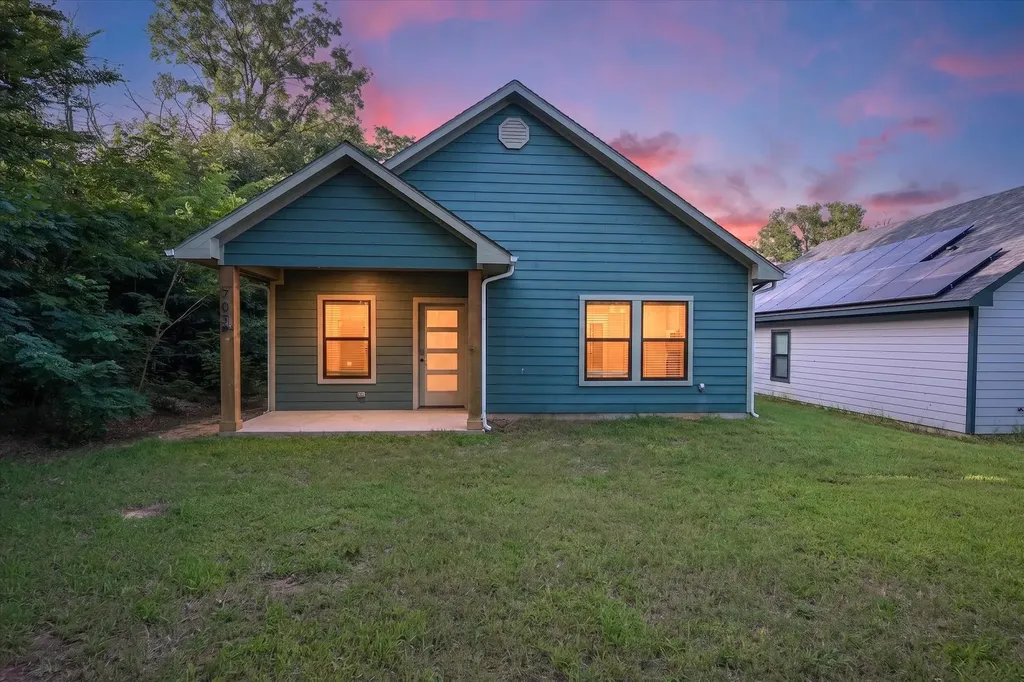 707 E Woodard Street Denison TX 75021