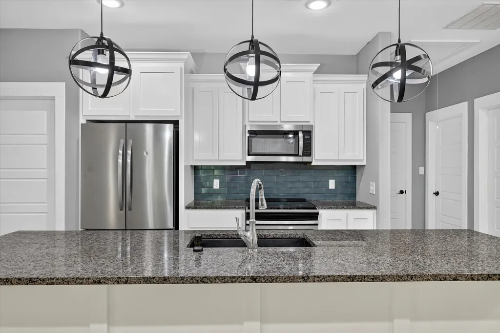 707 E Woodard Street Denison TX 75021