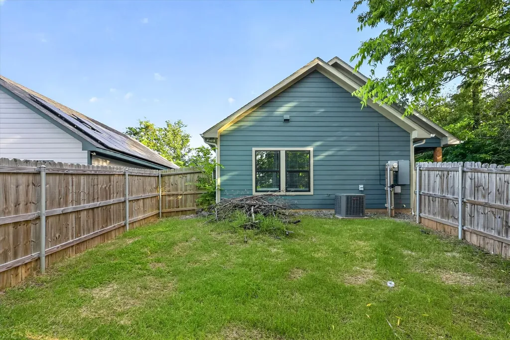 707 E Woodard Street Denison TX 75021
