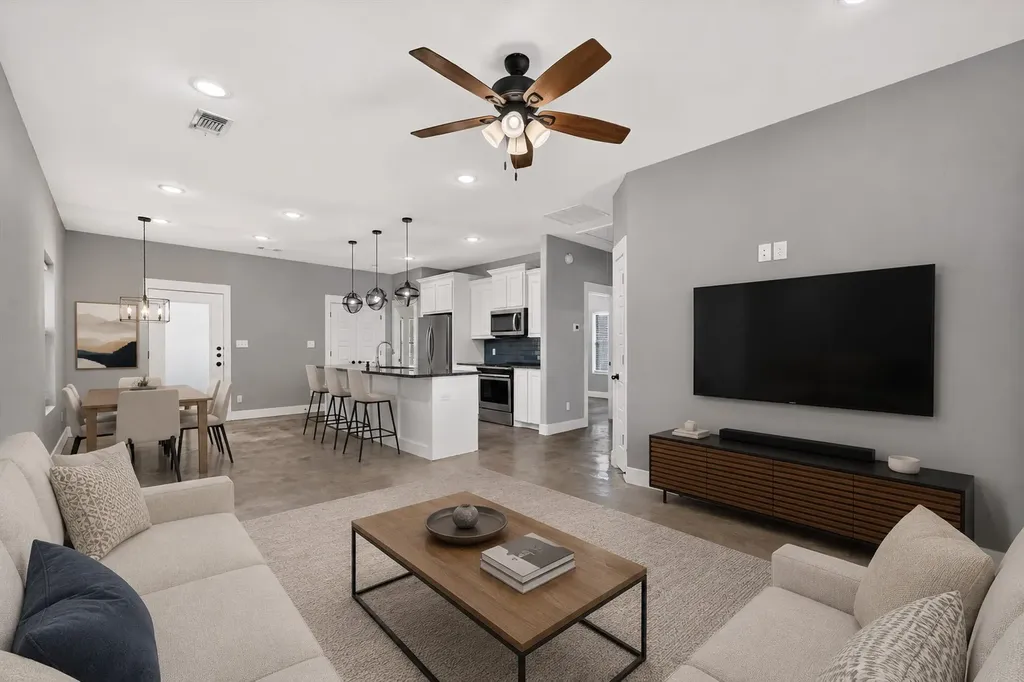 707 E Woodard Street Denison TX 75021