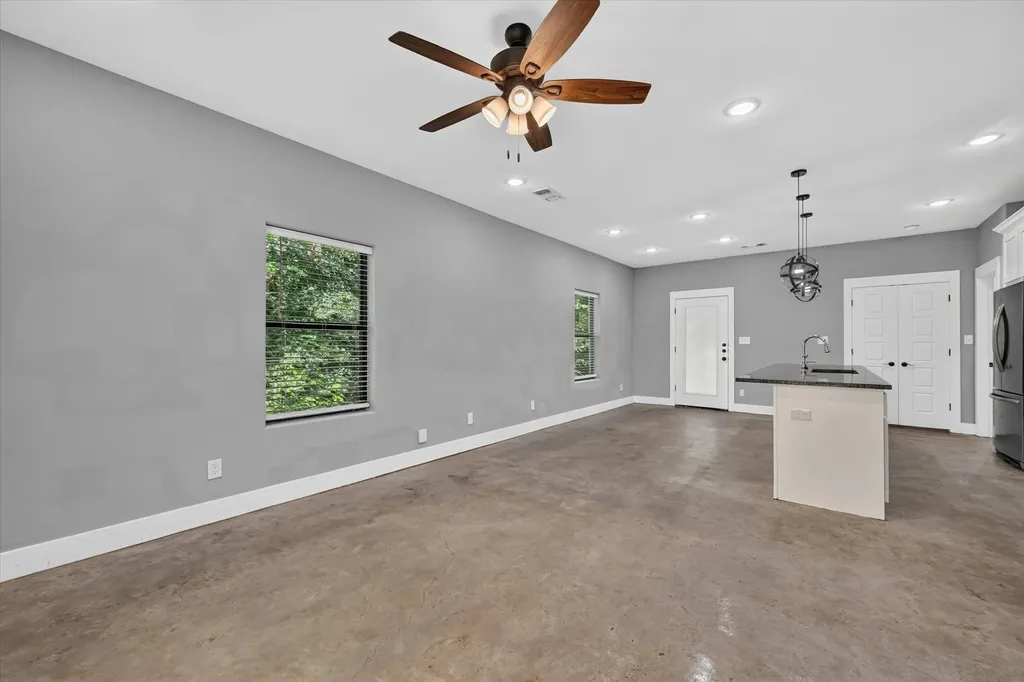 707 E Woodard Street Denison TX 75021