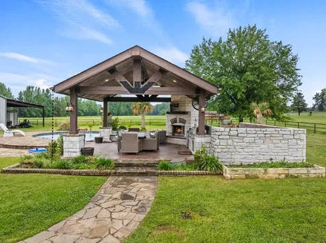 2320 W Highway 11 Pittsburg TX 75686