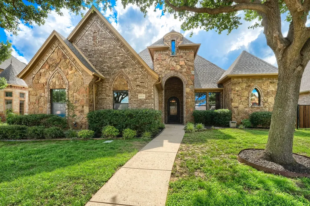 North Richland Hills TX, 8009 Canyon Oak Drive