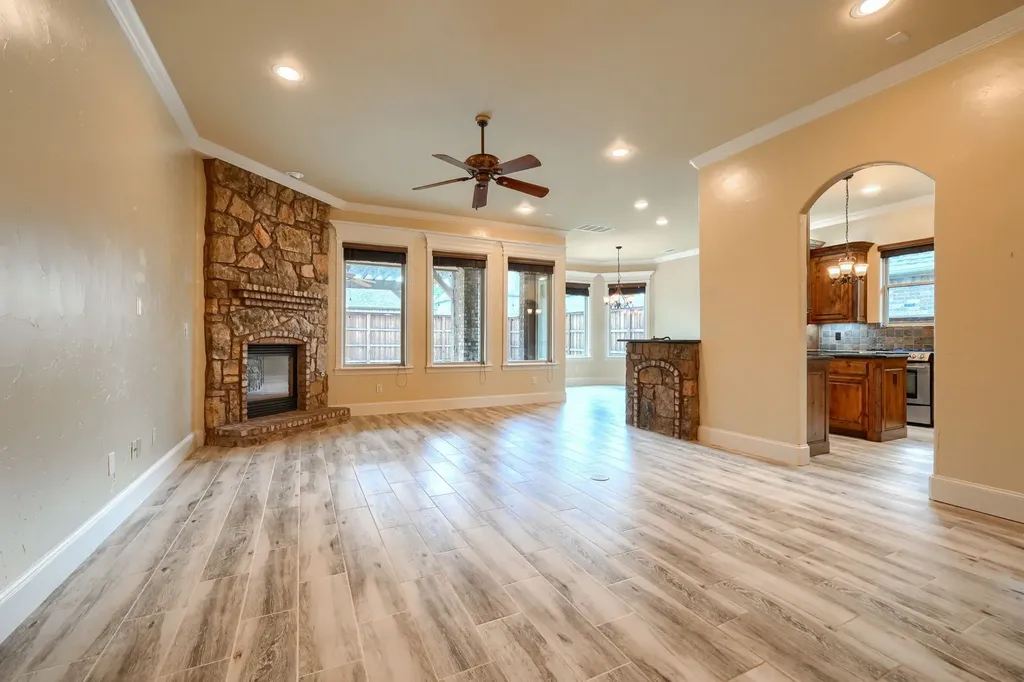 8009 Canyon Oak Drive North Richland Hills TX 76182