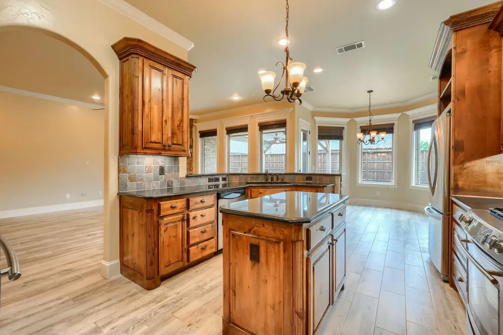 8009 Canyon Oak Drive North Richland Hills TX 76182