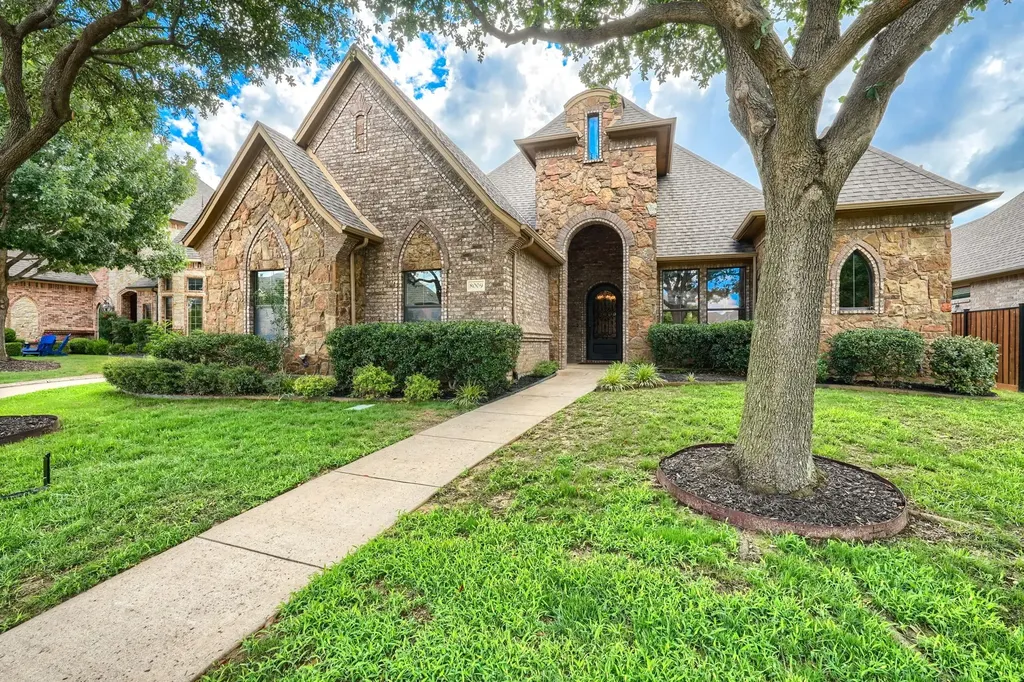 8009 Canyon Oak Drive North Richland Hills TX 76182
