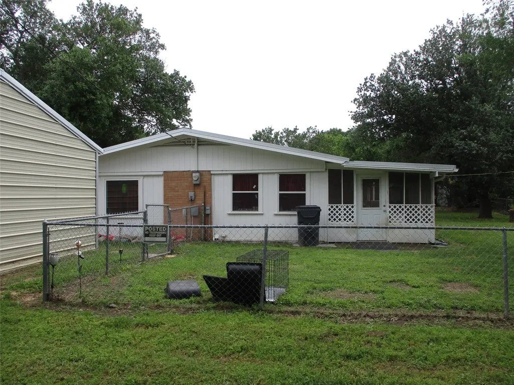 1026 County Road 1145 No City TX 75472