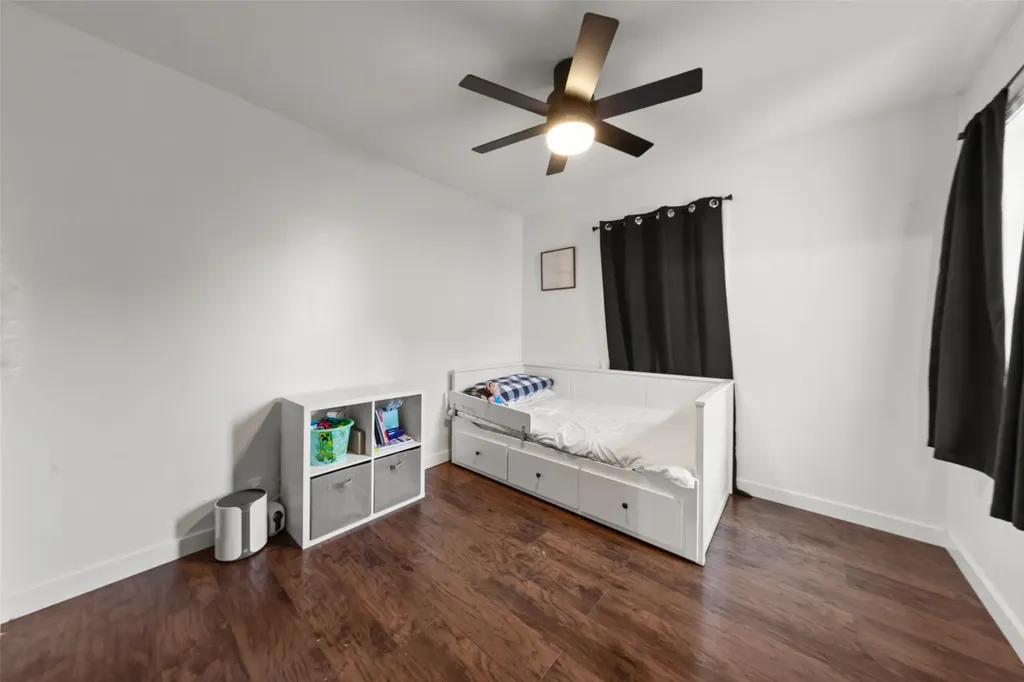 121 Austin Street Mcgregor TX 76657
