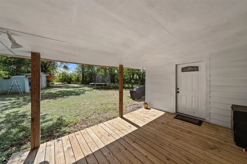 121 Austin Street Mcgregor TX 76657