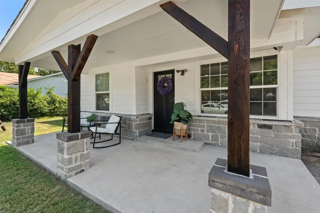 121 Austin Street Mcgregor TX 76657
