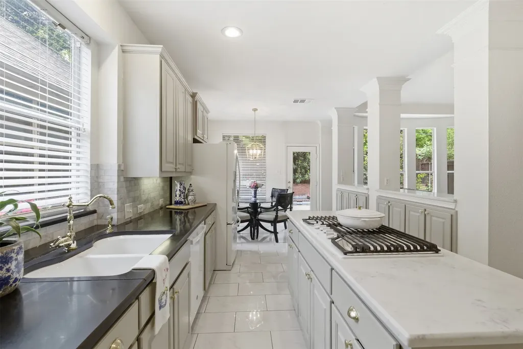 2218 Ash Grove Way Dallas TX 75228