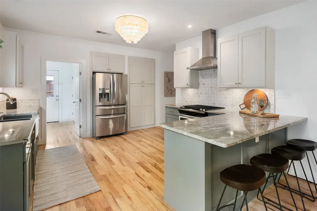 5703 Mercedes Avenue Dallas TX 75206