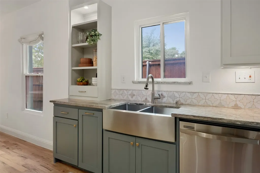 5703 Mercedes Avenue Dallas TX 75206