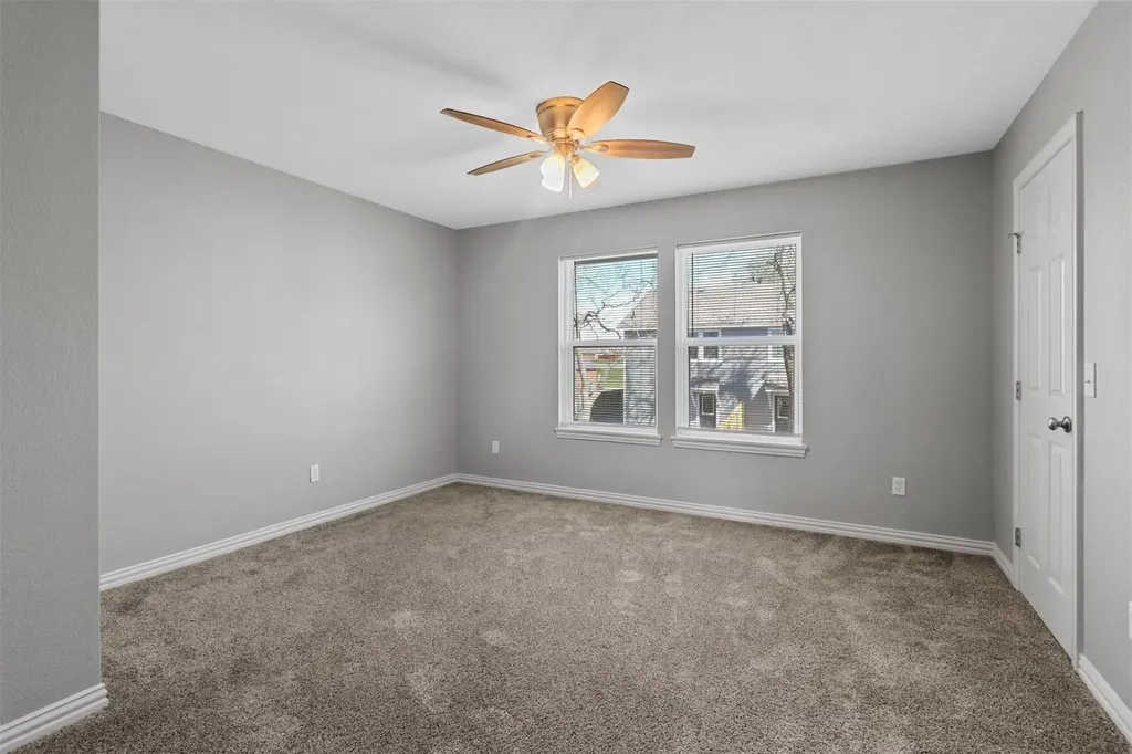 525-527 E Ball Street Tom Bean TX 75489