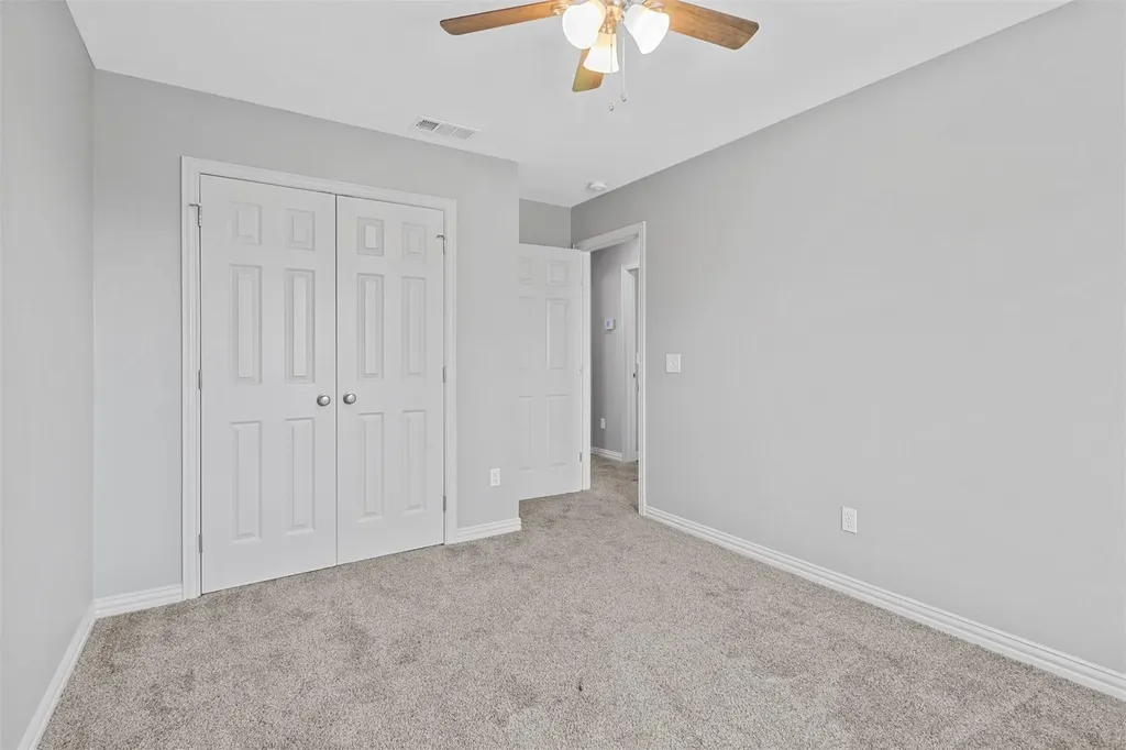525-527 E Ball Street Tom Bean TX 75489