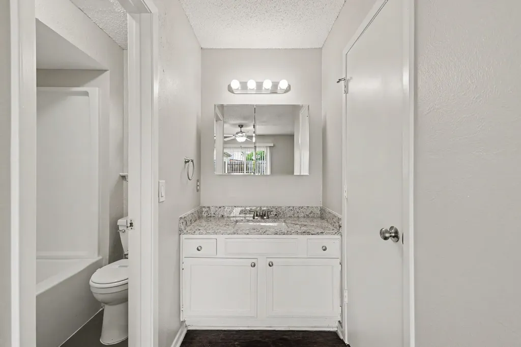 1702 Crimson Court Arlington TX 76018