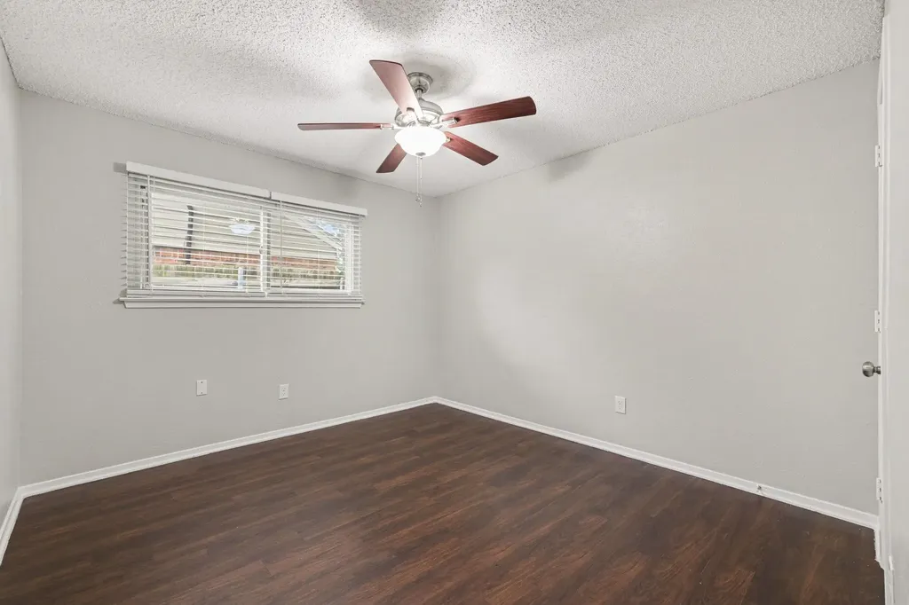1702 Crimson Court Arlington TX 76018
