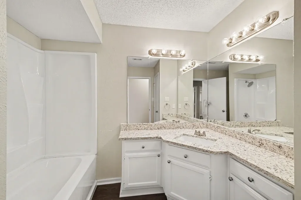 1702 Crimson Court Arlington TX 76018