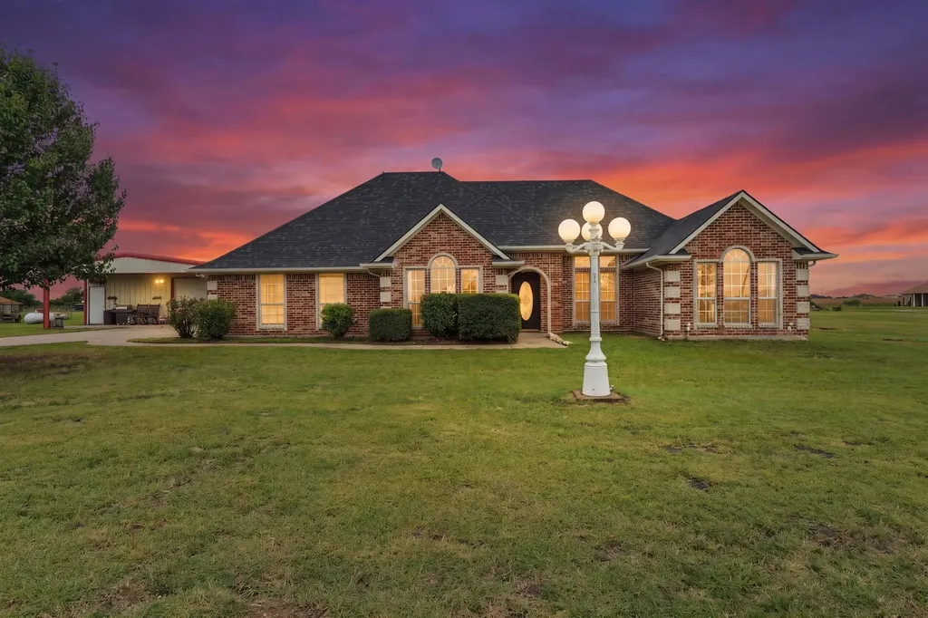 4106 Fox Run Caddo Mills TX 75135