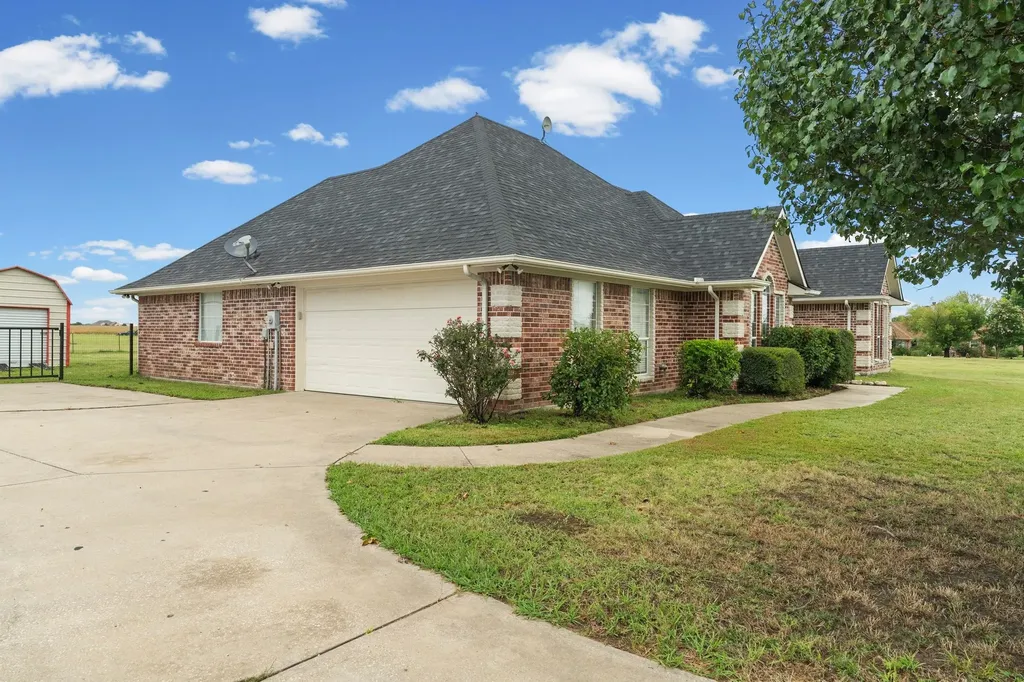 4106 Fox Run Caddo Mills TX 75135