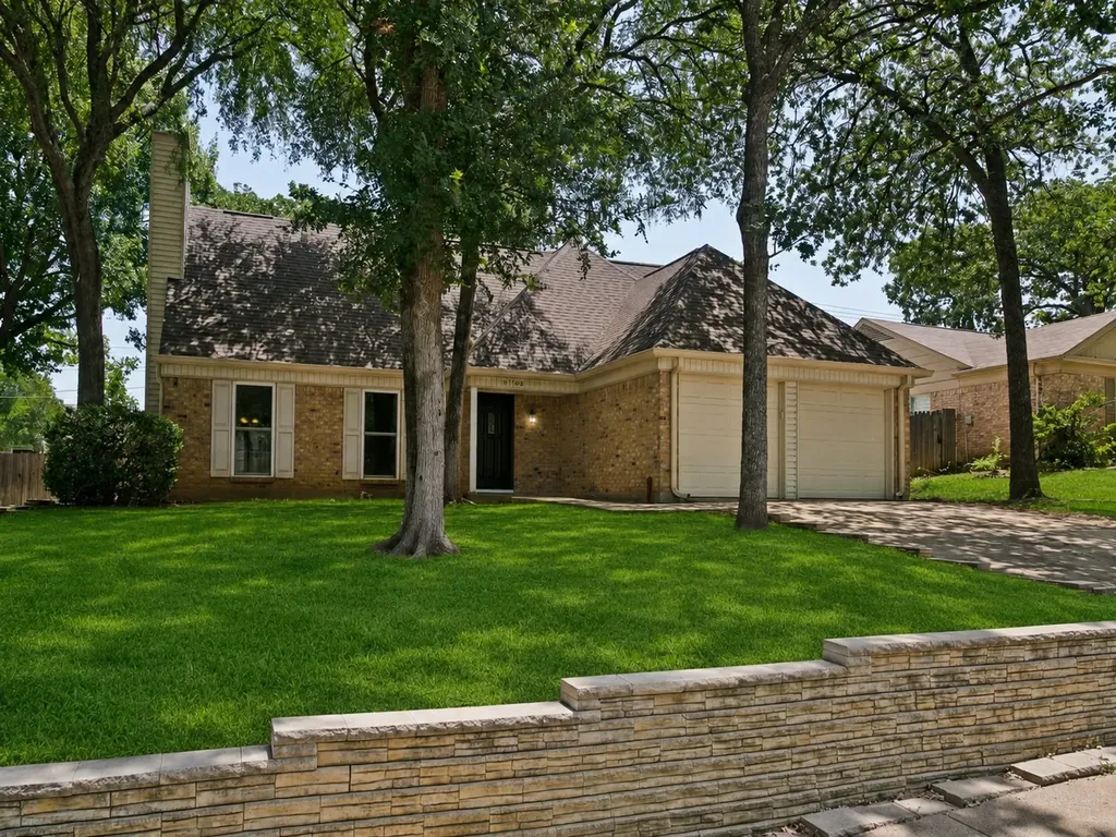 1706 Acorn Drive Euless TX 76039