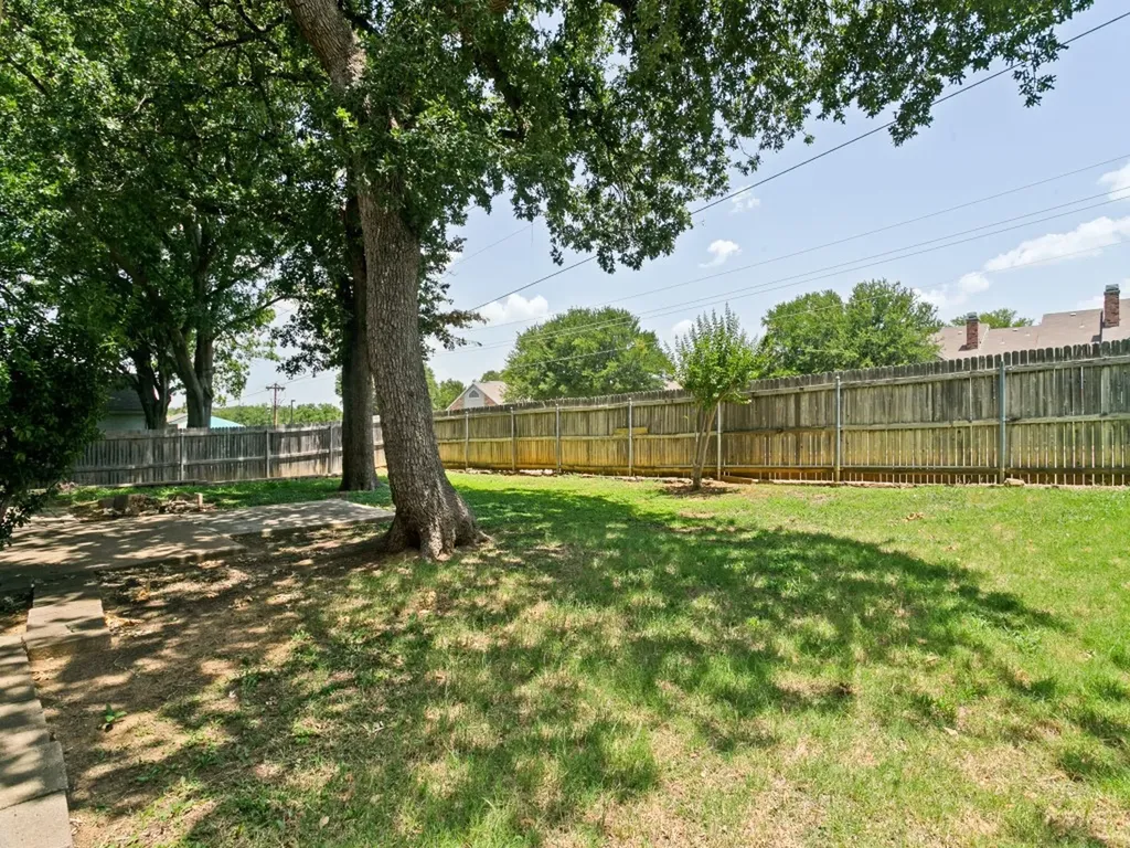 1706 Acorn Drive Euless TX 76039