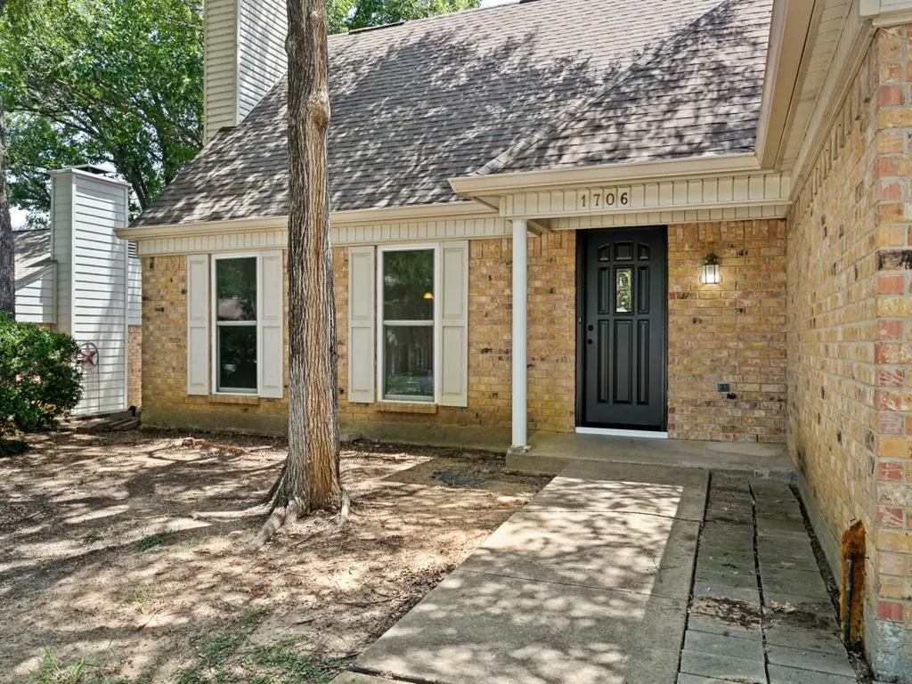 1706 Acorn Drive Euless TX 76039