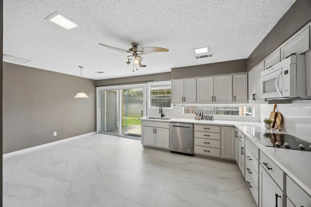 5 Chelsey Circle Richardson TX 75082