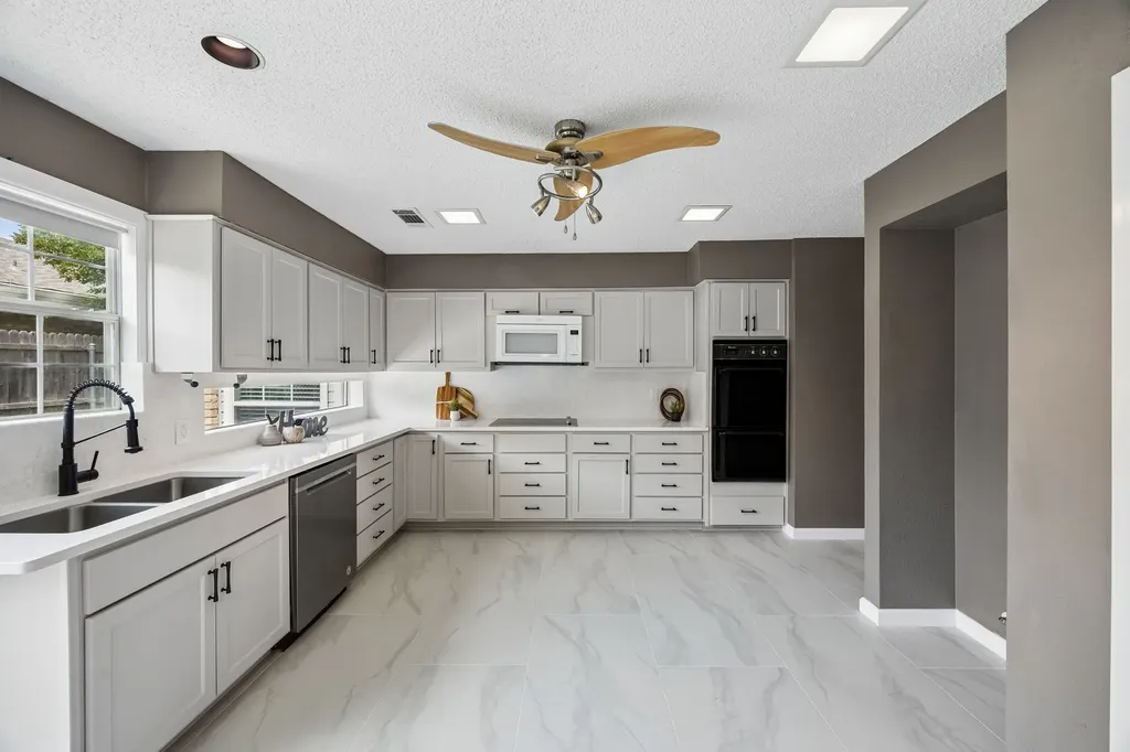 5 Chelsey Circle Richardson TX 75082