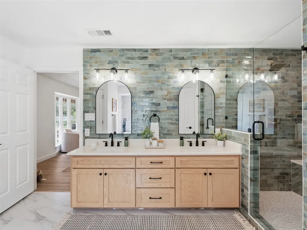 105 Meadow Oak Court Double Oak TX 75077