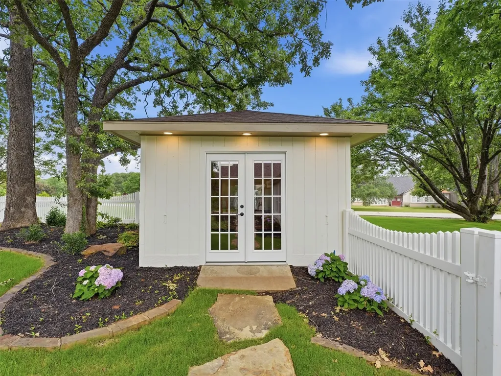 105 Meadow Oak Court Double Oak TX 75077