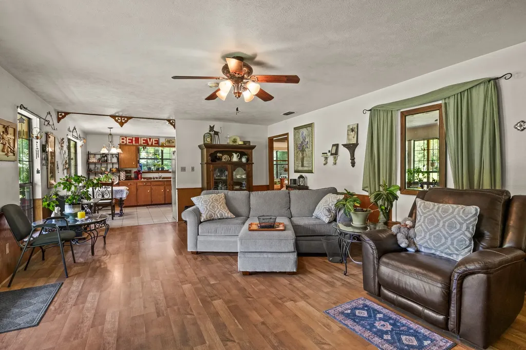 4469 County Road 1579 Avinger TX 75630