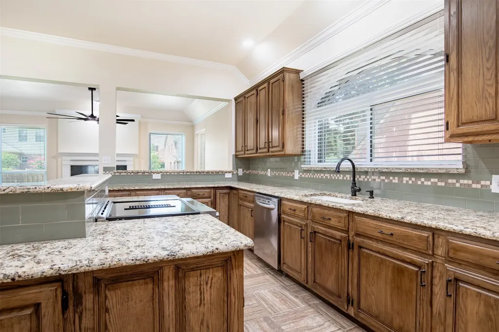 1405 Faringdon Drive Plano TX 75075
