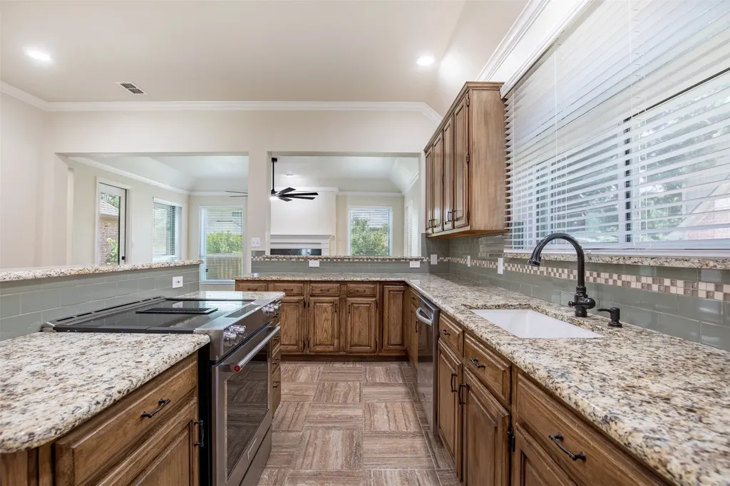 1405 Faringdon Drive Plano TX 75075