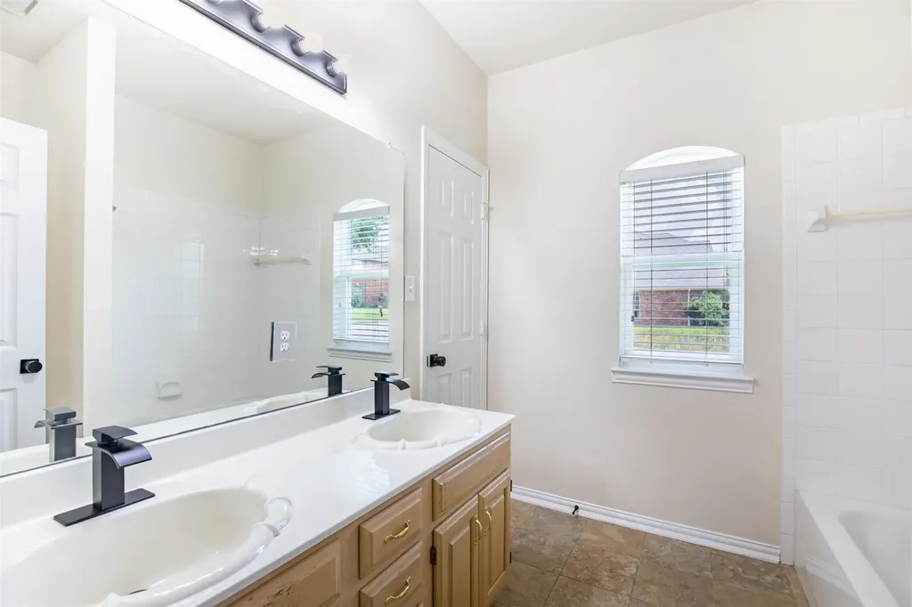 1405 Faringdon Drive Plano TX 75075