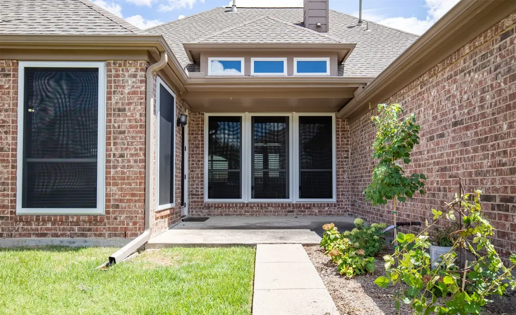 1405 Faringdon Drive Plano TX 75075