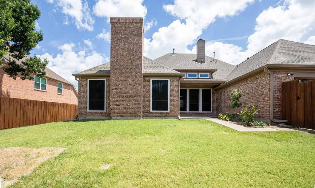 1405 Faringdon Drive Plano TX 75075
