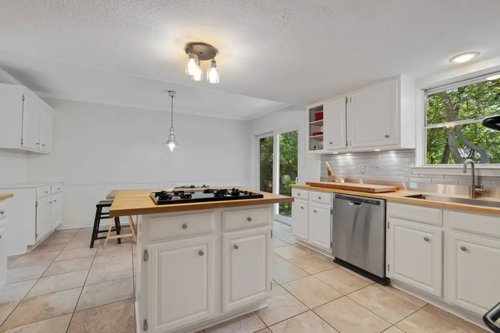 3004 Foxboro Drive Richardson TX 75082