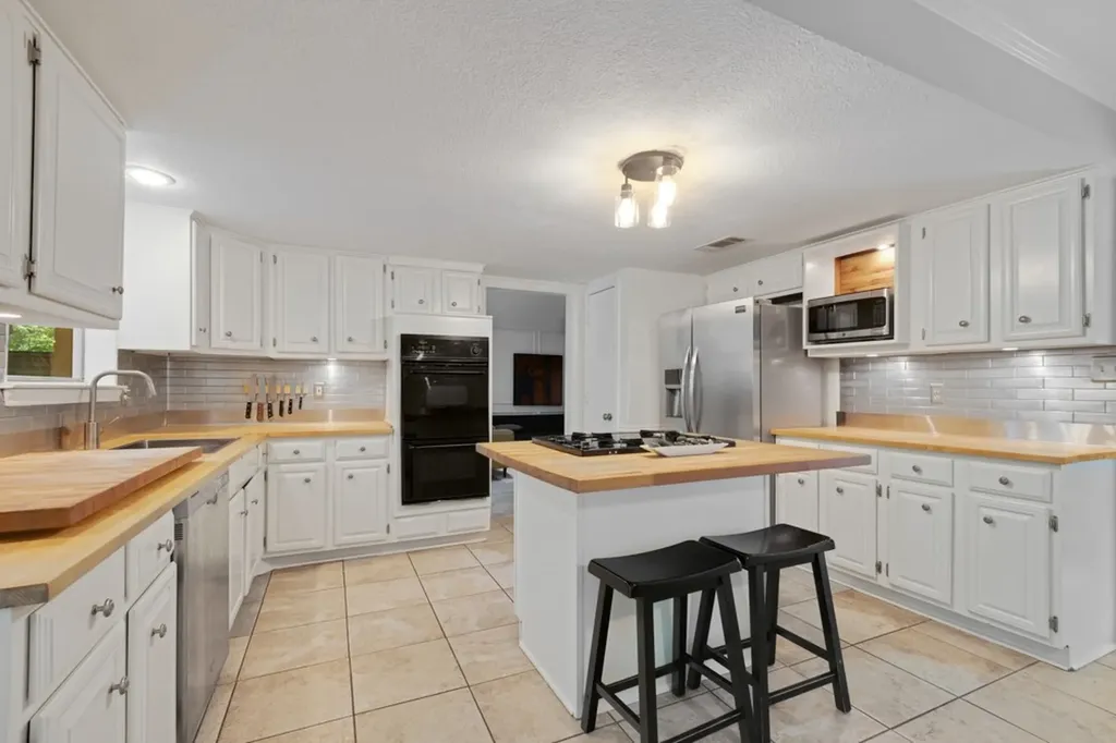 3004 Foxboro Drive Richardson TX 75082